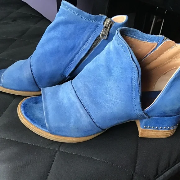 AS98 Sandals - Picture 1 of 5